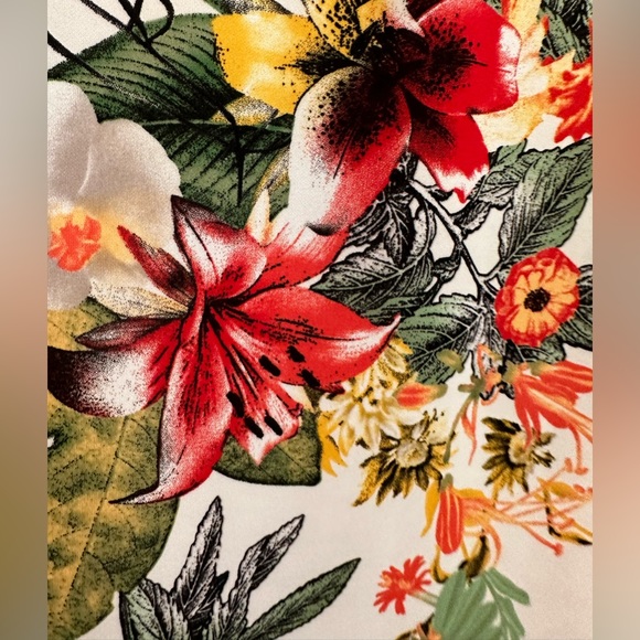 White floral dress - Picture 3 of 5